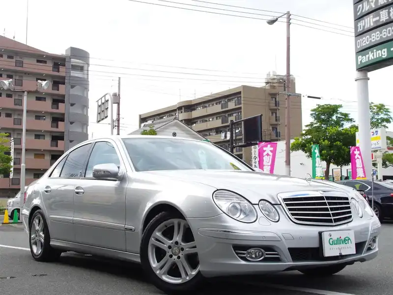 カタログ画像：Ｅクラス（E-CLASS） Ｅ３５０ アバンギャルド 2008年8月 DBA-211056C 3500cc キューバナイトシルバー（Ｍ）orイリジウムシルバー（Ｍ） 燃費8.6km / l  メイン（その他）