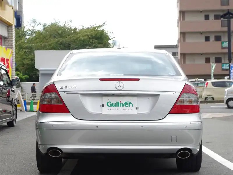 カタログ画像：Ｅクラス（E-CLASS） Ｅ３５０ アバンギャルド 2008年8月 DBA-211056C 3500cc キューバナイトシルバー（Ｍ）orイリジウムシルバー（Ｍ） 燃費8.6km / l  バック