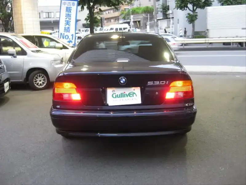 カタログ画像：５シリーズ（5 SERIES） ５４０ｉハイライン 2001年1月 GH-DN44 4400cc ダーク・ブルー（ソリッドカラー） 燃費7.1km / l  バック