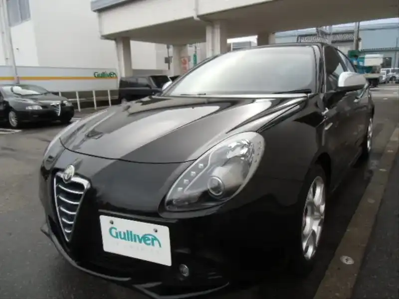 カタログ画像：ジュリエッタ（GIULIETTA） スポルティーバ 2013年3月 ABA-940141 1400cc ブラック 燃費15.6km / l 外装