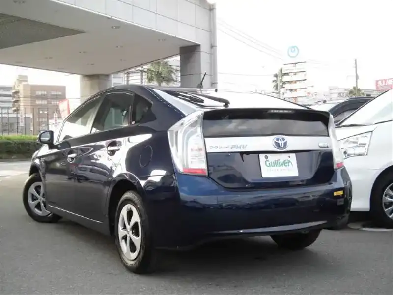 カタログ画像：プリウスＰＨＶ（PRIUS PHV） Ｇ 2012年11月 DLA-ZVW35 1800cc ダークブルーマイカ 燃費31.6km / l バック