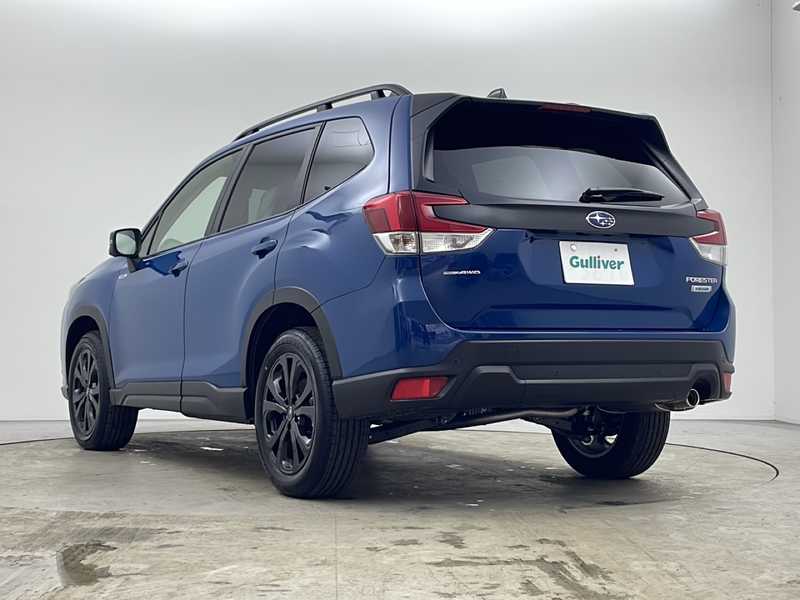 10153035 | カタログ画像：フォレスター（FORESTER） ＳＴＩスポーツ ブラックインテリアセレクション 2024年4月 4BA-SK5 1800cc オフショアブルー・メタリック バック