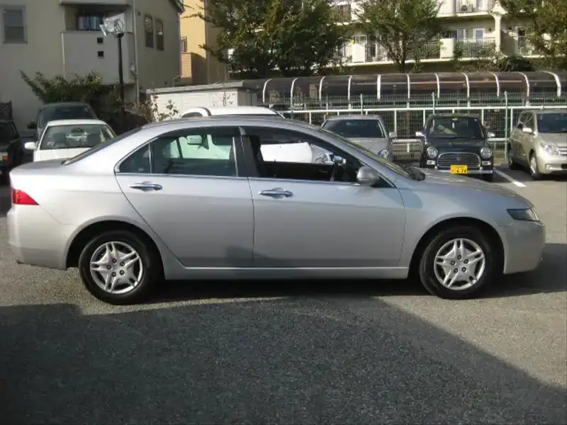 カタログ画像：アコード（ACCORD） ２０ＥＬ 2004年10月 DBA-CL7 2000cc サテンシルバー・メタリック 燃費13.8km / l  外装