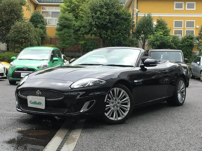 カタログ画像：ＸＫ（XK） ＸＫポートフォリオコンバーチブル 2011年11月 CBA-J438B 5000cc エボニーorアルティメットブラック 燃費7.1km / l フロント