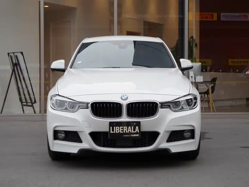 10099155 | カタログ画像：３シリーズ（3 SERIES） ３２０ｉ Ｍスポーツ 2015年9月 DBA-8A20 2000cc アルピン・ホワイトⅢ フロント