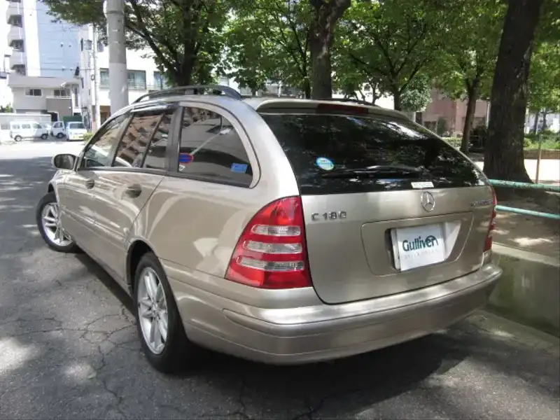 カタログ画像：Ｃクラスステーションワゴン（C-CLASS STATIONWAGON） Ｃ１８０コンプレッサー ステーションワゴン リミテッド 2003年10月 GH-203246 1800cc トラベルティンベージュ 燃費10.4km / l  バック