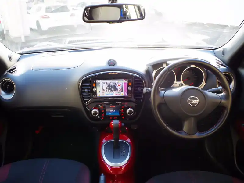 カタログ画像：ジューク（JUKE） １５ＲＸ パーソナライゼーション 2014年7月 DBA-YF15 1500cc アズライトブルー（Ｐ） 燃費18.0km / l 内装