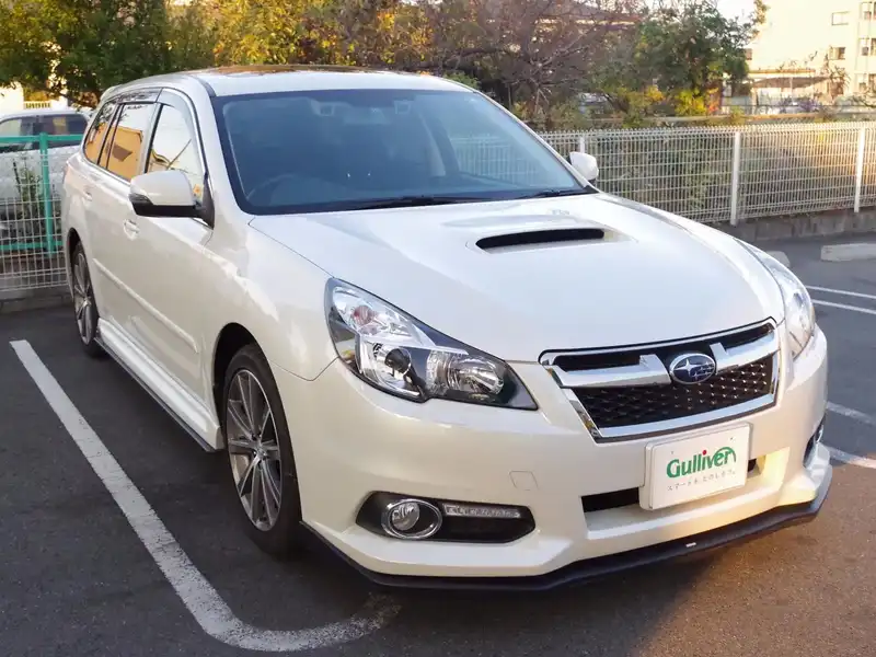 カタログ画像：レガシィツーリングワゴン（LEGACY TOURING WAGON） ２．０ＧＴ ＤＩＴアイサイト 2012年9月 DBA-BRG 2000cc サテンホワイト・パール 燃費12.4km / l メイン（その他）