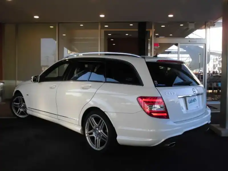 10072947 | カタログ画像：Ｃクラスステーションワゴン（C-CLASS STATIONWAGON） Ｃ３５０ ブルーエフィシェンシー ステーションワゴン アバンギャルド 2011年10月 RBA-204257 3500cc カルサイトホワイト（Ｓ） バック