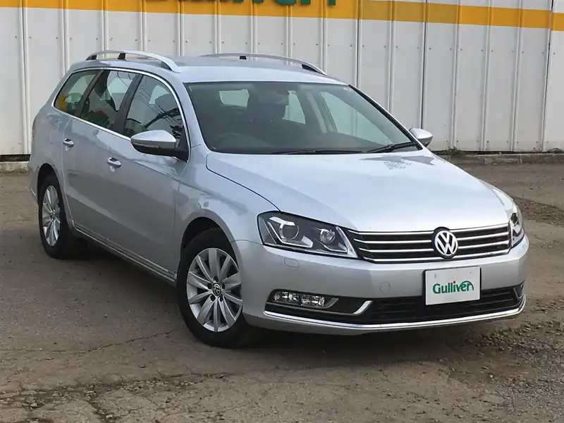 カタログ画像：パサートヴァリアント（PASSAT VARIANT） ＴＳＩコンフォートライン 2011年5月 DBA-3CCAX 1400cc リフレックスシルバーメタリック 燃費18.4km / l  メイン