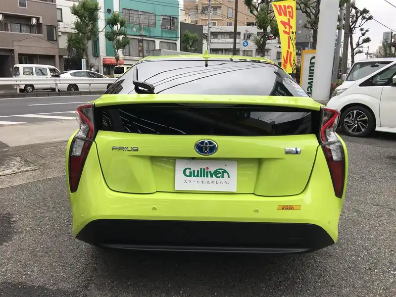 カタログ画像：プリウス（PRIUS） Ａ 2017年11月 DAA-ZVW51 1800cc サーモテクトライムグリーン 燃費37.2km / l バック