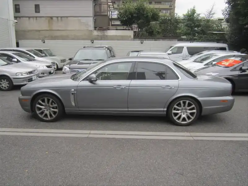 カタログ画像：ＸＪ（XJ） ＸＪ ４．２エグゼクティブ 2007年8月 CBA-J72SB 4200cc パールグレイorルナーグレイ 燃費6.9km / l  外装