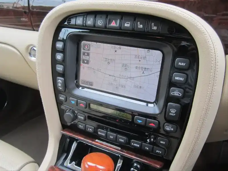 カタログ画像：ＸＪ（XJ） ＸＪ ４．２エグゼクティブ 2007年8月 CBA-J72SB 4200cc パールグレイorルナーグレイ 燃費6.9km / l  内装