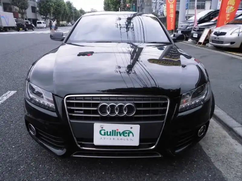 カタログ画像：Ａ５スポーツバック（A5 SPORTBACK） ２．０ＴＦＳＩクワトロ 2010年5月 ABA-8TCDNL 2000cc ファントムブラックパールエフェクト 燃費12.0km / l  フロント