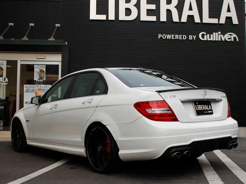 カタログ画像：Ｃクラス（C-CLASS） Ｃ６３ ＡＭＧ エディション５０７ 2014年4月 ABA-204507 6300cc ポーラーホワイト（Ｓ） バック