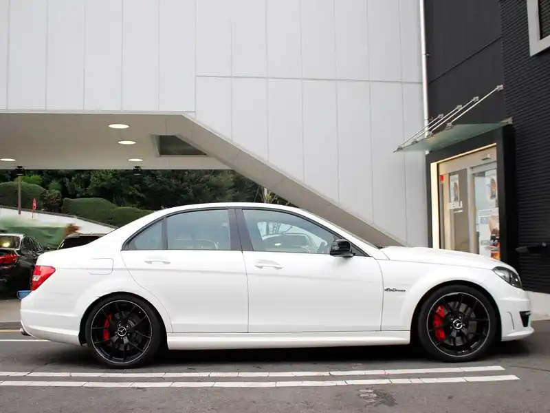 カタログ画像：Ｃクラス（C-CLASS） Ｃ６３ ＡＭＧ エディション５０７ 2014年4月 ABA-204507 6300cc ポーラーホワイト（Ｓ） 外装