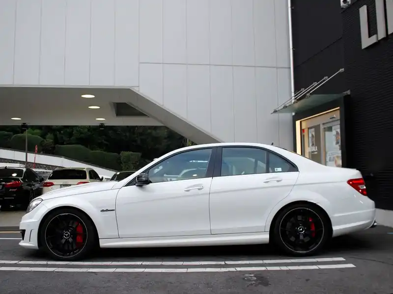 カタログ画像：Ｃクラス（C-CLASS） Ｃ６３ ＡＭＧ エディション５０７ 2014年4月 ABA-204507 6300cc ポーラーホワイト（Ｓ） 外装