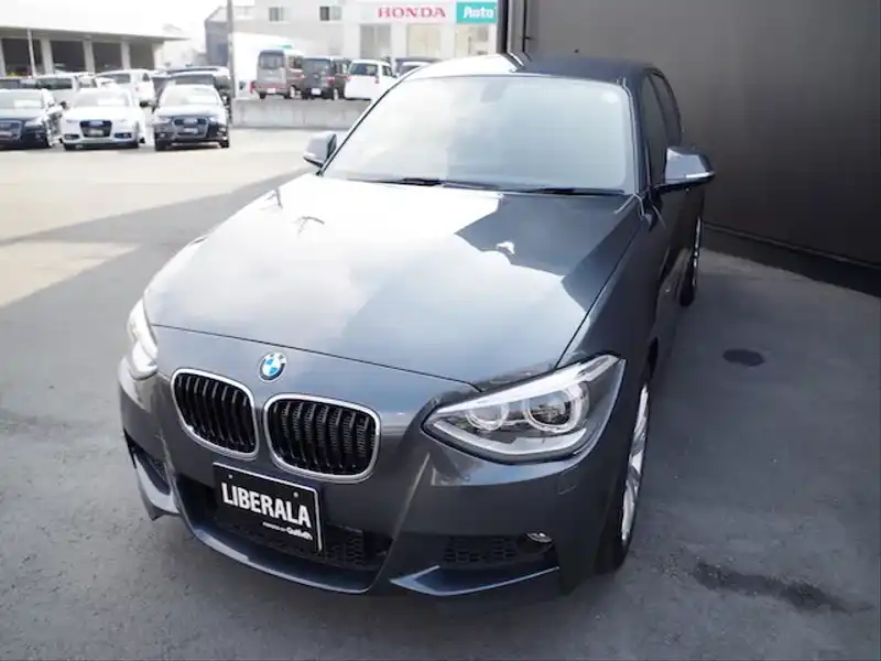 カタログ画像：１シリーズ（1 SERIES） １１６ｉ Ｍスポーツ 2014年8月 DBA-1A16 1600cc ミネラル・グレー（メタリック・カラー） 燃費16.6km / l フロント