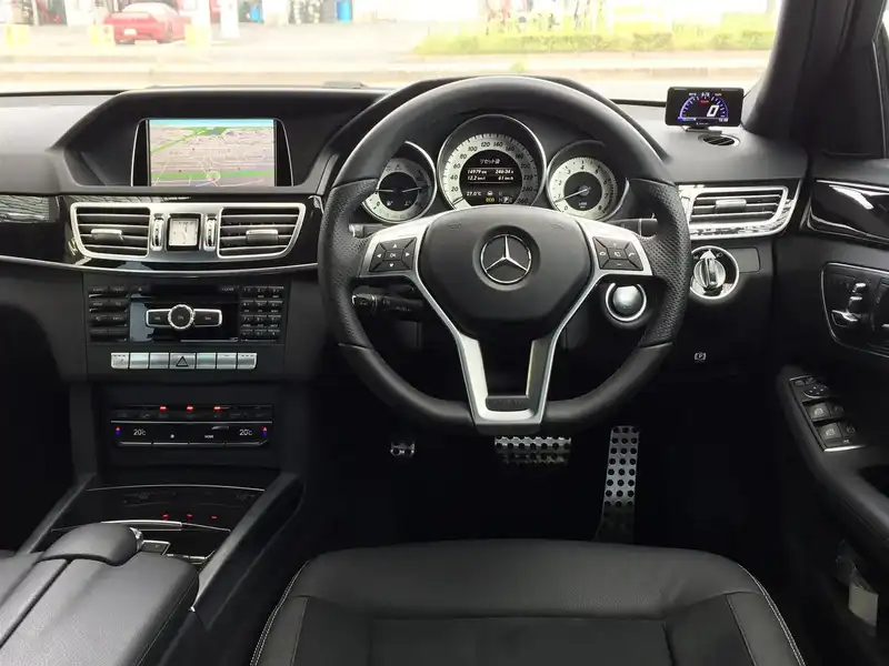 カタログ画像：Ｅクラス（E-CLASS） Ｅ２５０ アバンギャルド 2013年5月 RBA-212036C 2000cc イリジウムシルバー（Ｍ）orパラジウムシルバー（Ｍ）orダイヤモンドシルバー（Ｍ） 燃費15.5km / l 内装