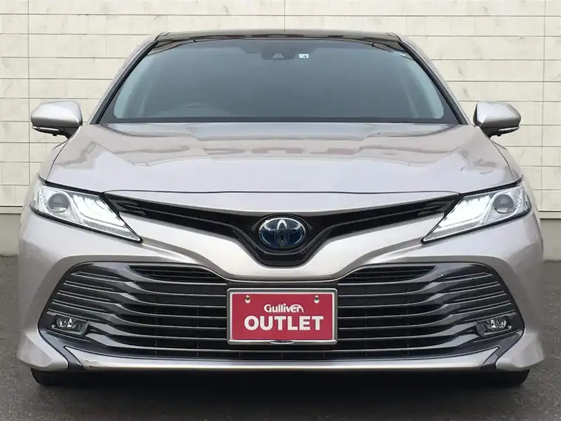 カタログ画像：カムリ（CAMRY） Ｇレザーパッケージ 2017年7月 DAA-AXVH70 2500cc シルバーメタリックorスティールブロンドメタリック 燃費28.4km / l フロント