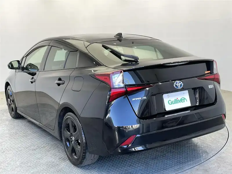 カタログ画像：プリウス（PRIUS） Ａツーリングセレクション・ブラックエディション 2021年6月 6AA-ZVW55 1800cc プレシャスブラックパール×グレーメタリック 燃費25.4km / l 外装