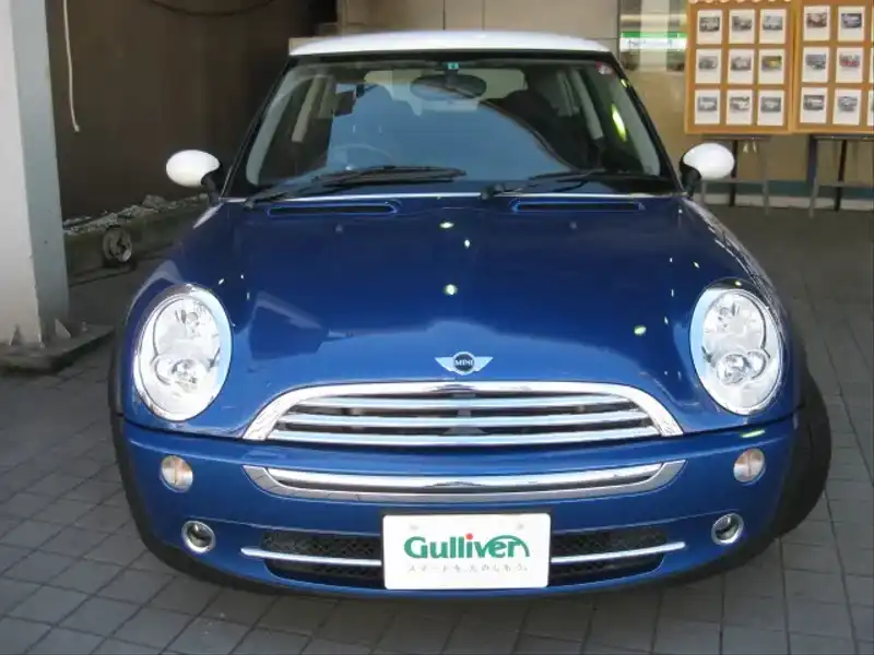 カタログ画像：ＭＩＮＩ（MINI） クーパー 2005年9月 GH-RA16 1600cc ハイパー・ブルー（メタリック） 燃費13.4km / l  フロント