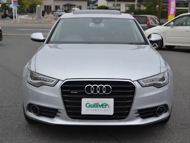 カタログ画像：Ａ６（A6） ３．０ＴＦＳＩクワトロ 2014年8月 DBA-4GCGWS 3000cc アイスシルバーメタリック 燃費11.4km / l フロント