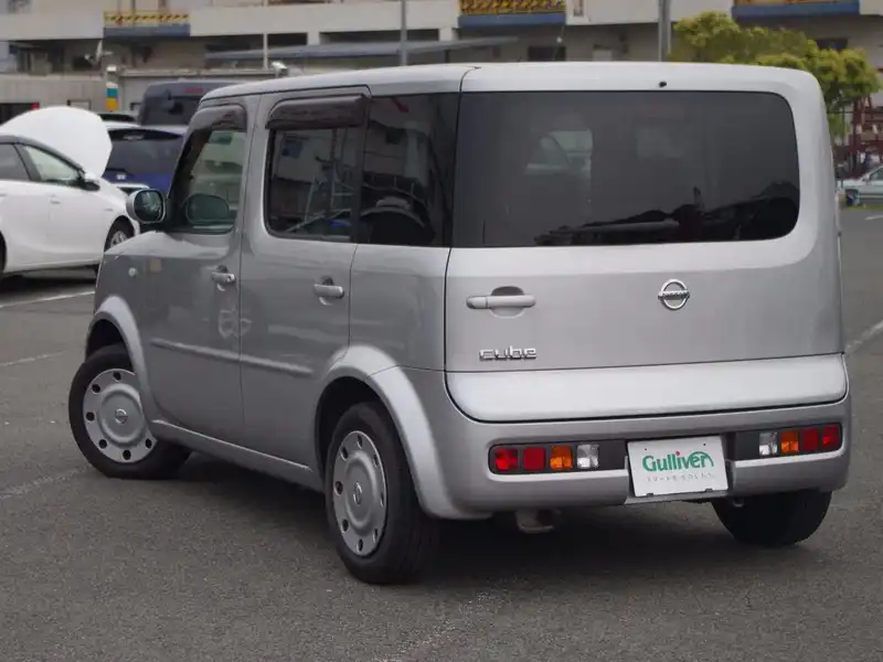 カタログ画像：キューブ（CUBE） ＳＸ ７０ｔｈ－Ⅱ 2004年4月 UA-BZ11 1400cc ダイヤモンドシルバー（Ｍ） 燃費17.2km / l  バック