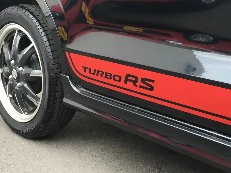 カタログ画像：アルトターボＲＳ（ALTO TURBO RS） ベースグレード 2017年5月 DBA-HA36S 660cc ブルーイッシュブラックパール３ 燃費24.6km / l 外装