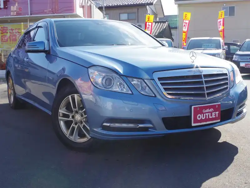 カタログ画像：Ｅクラス（E-CLASS） Ｅ２５０ ＣＧＩブルーエフィシェンシー １２５！エディション 2011年4月 DBA-212047C 1800cc インディゴライトブルー（Ｍ） 燃費10.8km / l メイン