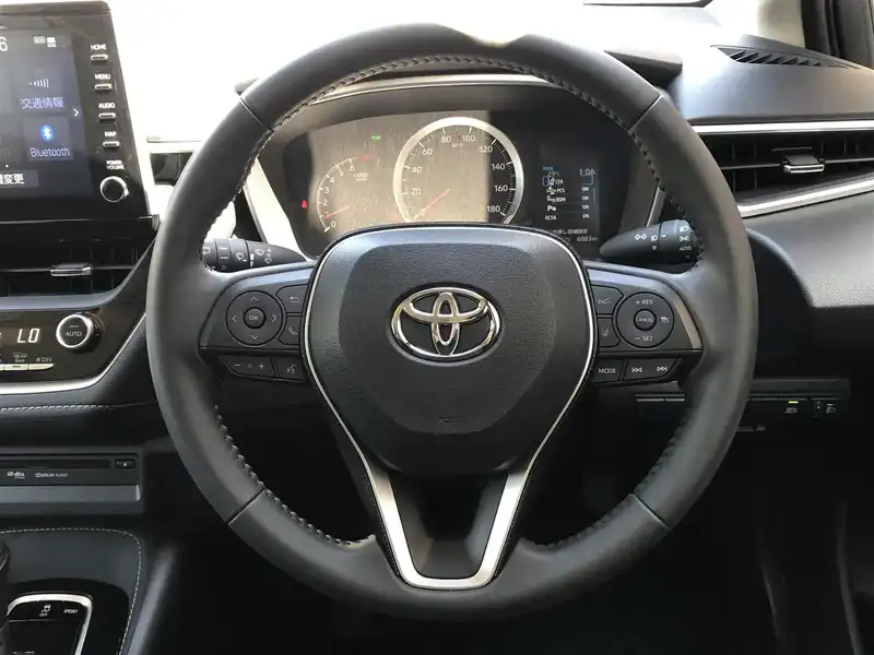 カタログ画像：カローラツーリング（COROLLA TOURING） Ｓ 2020年10月 3BA-ZRE212W 1800cc ホワイトパールクリスタルシャインorブラックマイカ×ホワイトパールクリスタルシャイン 燃費14.6km / l 内装