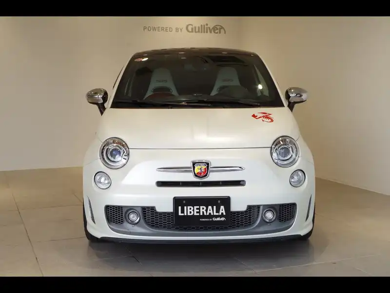 カタログ画像：アバルト５９５（ABARTH 595） ５０ｔｈアニバーサリー 2013年10月 ABA-312142 1400cc パールホワイト 燃費14.3km / l フロント