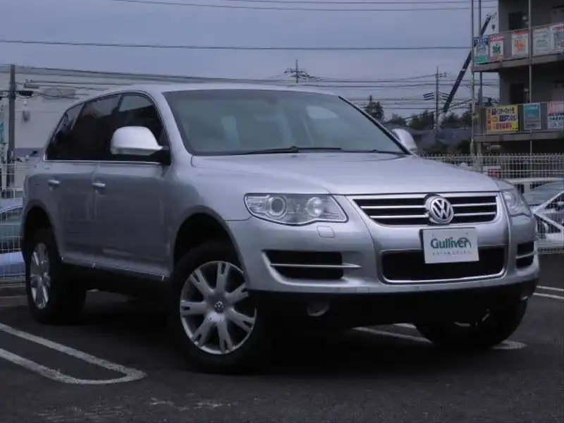 カタログ画像：トゥアレグ（TOUAREG） Ｖ６ ＣＤＣエアサスペンション装着車 2009年1月 ABA-7LBHKA 3600cc リフレックスシルバーメタリックorシルバーリーフメタリック 燃費6.9km / l  メイン（その他）