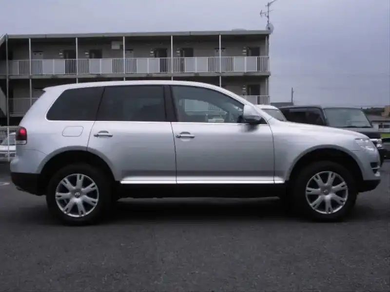 カタログ画像：トゥアレグ（TOUAREG） Ｖ６ 2009年1月 ABA-7LBHKS 3600cc リフレックスシルバーメタリックorシルバーリーフメタリック 燃費6.9km / l  外装