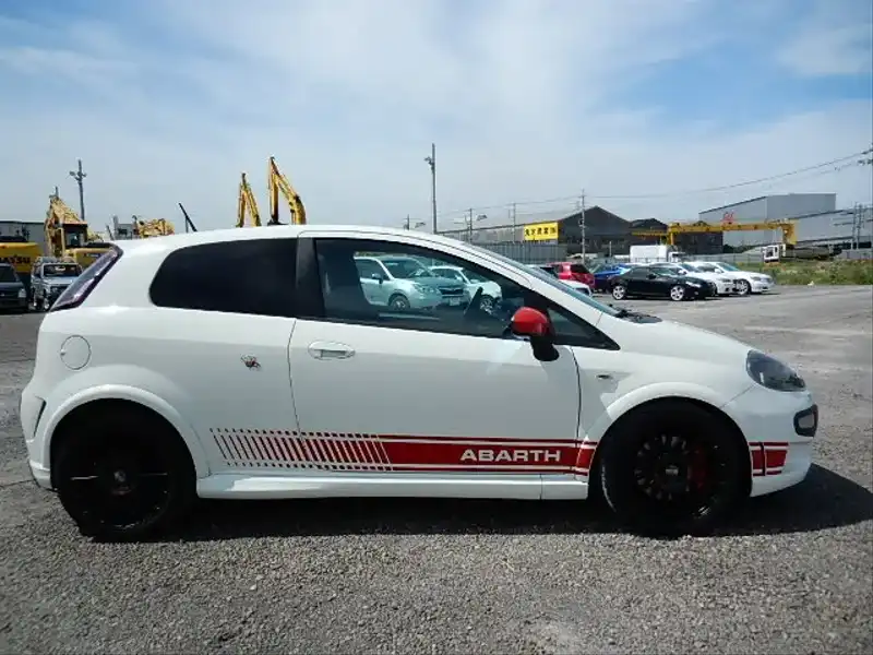 カタログ画像：アバルトプントエヴォ（ABARTH PUNTO EVO） ベースグレード 2010年10月 ABA-199145 1400cc ビアンコ 1949 外装