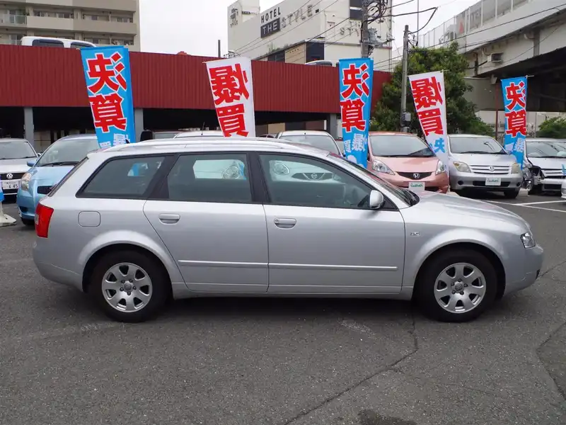 カタログ画像：Ａ４アバント（A4 AVANT） ２．４ＳＥ 2004年2月 GH-8EBDV 2400cc シルバーレイクメタリック 燃費9.5km / l  外装