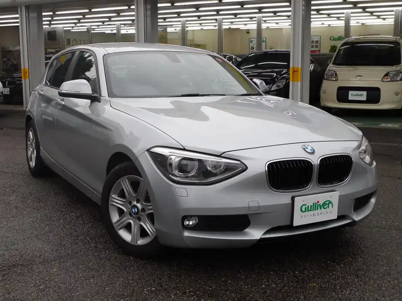 カタログ画像：１シリーズ（1 SERIES） １２０ｉ 2014年8月 DBA-1A16 1600cc グレイシャー・シルバー（メタリック･カラー） 燃費16.6km / l メイン（その他）