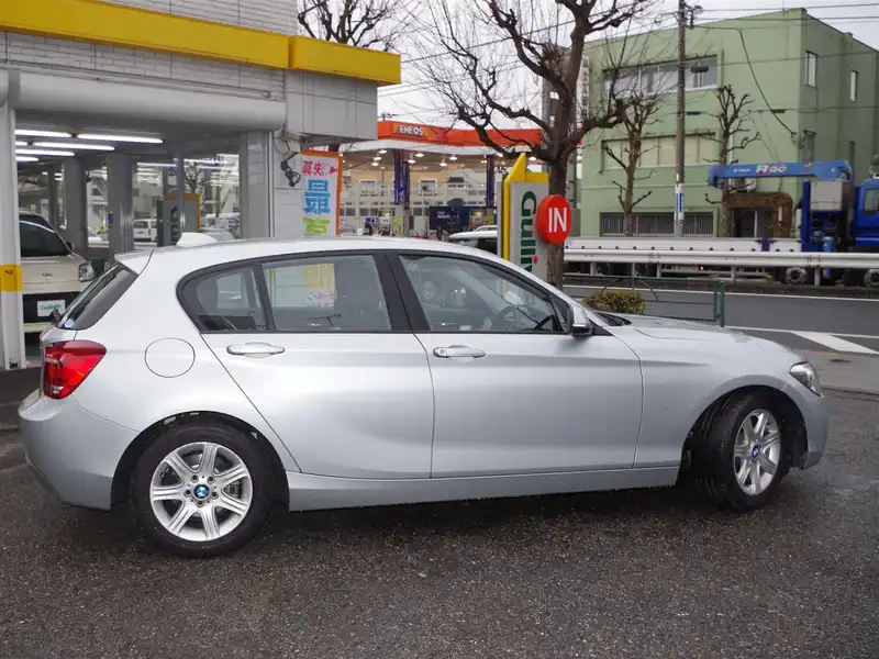 カタログ画像：１シリーズ（1 SERIES） １２０ｉ 2011年9月 DBA-1A16 1600cc 燃費16.6km / l 外装