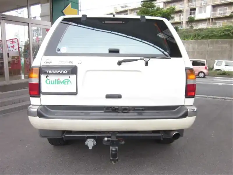 カタログ画像：テラノ（TERRANO） １０ＴＨアニバーサリーリミテッド 1997年1月 E-LR50 3300cc ホワイト 燃費7.2km / l  バック