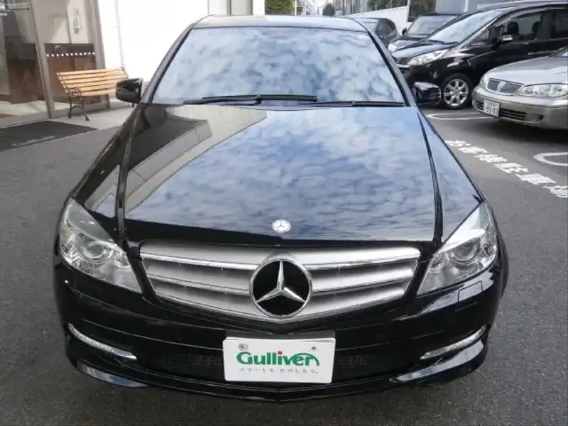 カタログ画像：Ｃクラス（C-CLASS） Ｃ２５０ ＣＧＩブルーエフィシェンシー アバンギャルド 2010年8月 DBA-204047 1800cc オブシディアンブラック（Ｍ） 燃費11.2km / l  フロント