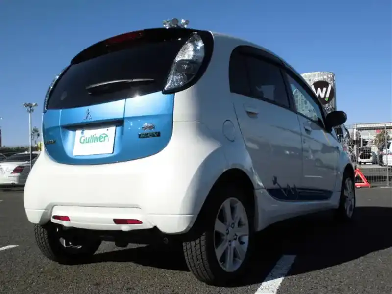 カタログ画像：アイミーブ（I-MIEV） Ｇ 2011年8月 ZAA-HA3W ホワイトパール／ミントグリーンソリッドorホワイトパール／オーシャンブルーメタリック バック