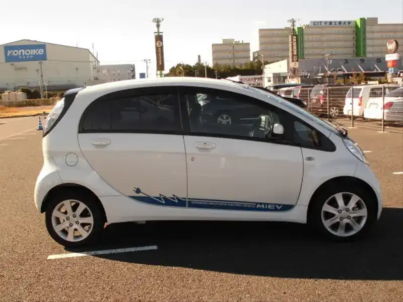 カタログ画像：アイミーブ（I-MIEV） Ｇ 2011年8月 ZAA-HA3W ホワイトパール／ミントグリーンソリッドorホワイトパール／オーシャンブルーメタリック 外装