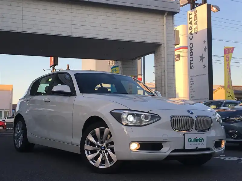 カタログ画像：１シリーズ（1 SERIES） １２０ｉ スタイル 2014年4月 DBA-1A16 1600cc ミネラル・ホワイト（メタリック・カラー） 燃費16.6km / l メイン（その他）