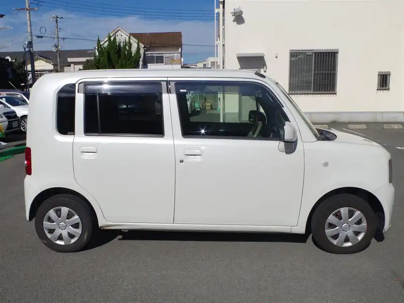 カタログ画像：ムーヴコンテ（MOVE CONTE） Ｌ 2009年12月 DBA-L575S 660cc パールホワイトⅢ 燃費18.4km / l  外装