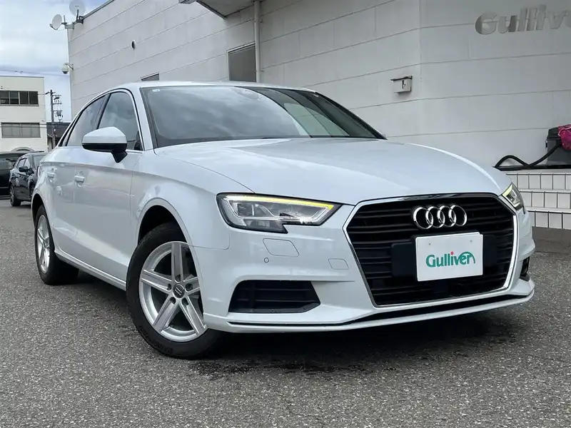 アウディとＡ３セダン,Ａ５スポーツバックの中古車を検索｜【中古車の