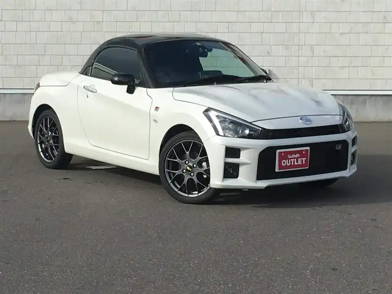 カタログ画像：コペン（COPEN） ＧＲ スポーツ 2021年5月 3BA-LA400A 660cc パールホワイトⅢ 燃費18.6km / l フロント