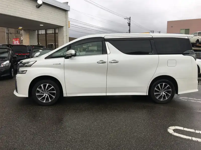 カタログ画像：ヴェルファイアハイブリッド（VELLFIRE HYBRID） ハイブリッドＺＲ 2015年1月 DAA-AYH30W 2500cc ホワイトパールクリスタルシャイン 燃費18.4km / l 外装