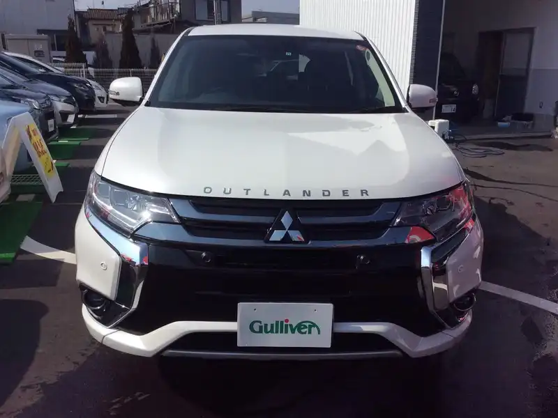 10098031 | カタログ画像：アウトランダーＰＨＥＶ（OUTLANDER PHEV） Ｇナビパッケージ 2015年7月 DLA-GG2W 2000cc ホワイトパール フロント