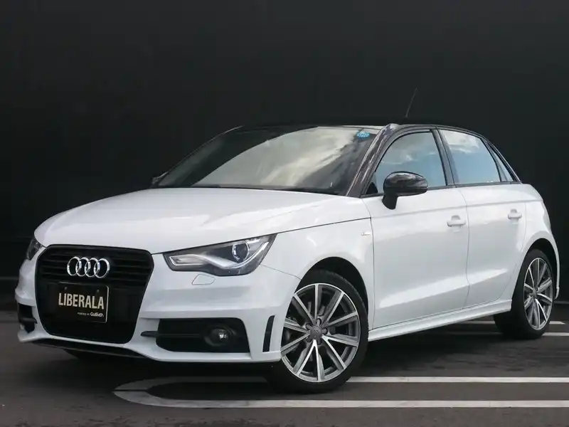 カタログ画像：Ａ１スポーツバック（A1 SPORTBACK） アドマイアードリミテッド 2013年10月 DBA-8XCAX 1400cc グレイシアホワイトメタリック 燃費17.8km / l 外装