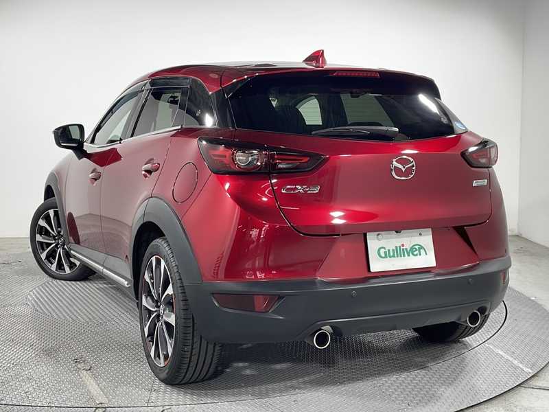 カタログ画像：ＣＸ－３（CX-3） ２０Ｓ プロアクティブ Ｓパッケージ 2020年6月 6BA-DKEAW 2000cc ソウルレッドクリスタルメタリック 燃費15.2km / l バック
